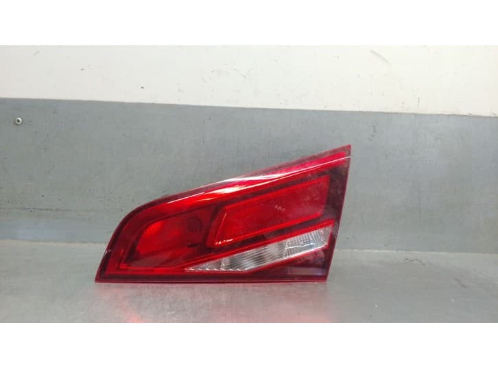 Recambio de piloto trasero porton derecho para audi a3 sportback (8va, 8vf) 1.6 tdi referencia OEM IAM 8V4945076 8V4945076 2TZ01