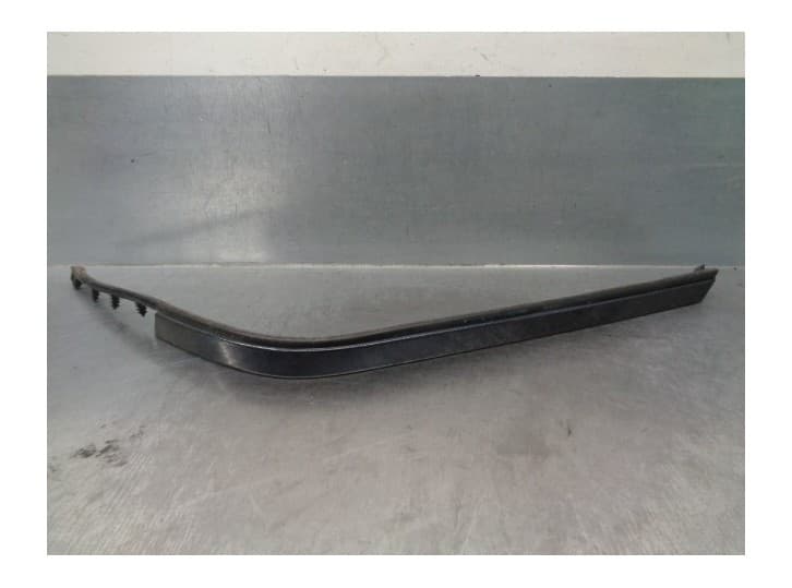 Recambio de cerquillo faro para mercedes-benz clase c (w202) c 180 (202.018) referencia OEM IAM A2028260577