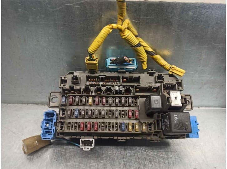 Recambio de caja reles / fusibles para honda civic vi coupé (ej, em1) 1.6 i vtec (em1) referencia OEM IAM 38600S04G1 RK0298 MITS