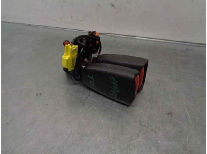 Recambio de enganche cinturon trasero derecho para volvo s80 ii (124) d5 referencia OEM IAM 3169590