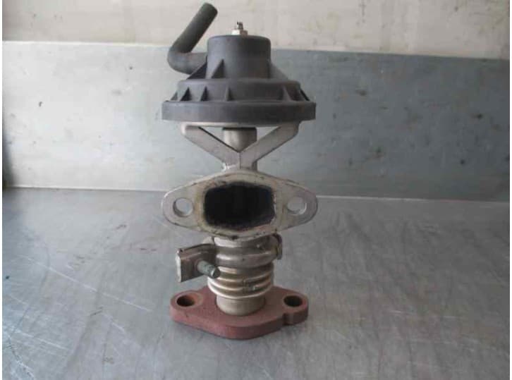 Recambio de valvula egr para seat ibiza iii (6l1) 1.9 sdi referencia OEM IAM 038131501AG 72247704 PIERBURG