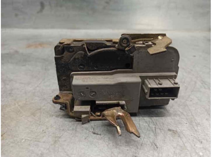 Recambio de cerradura puerta delantera derecha para citroën xsara (n1) 1.9 td referencia OEM IAM 9136G1 6 PINES 5 PUERTAS