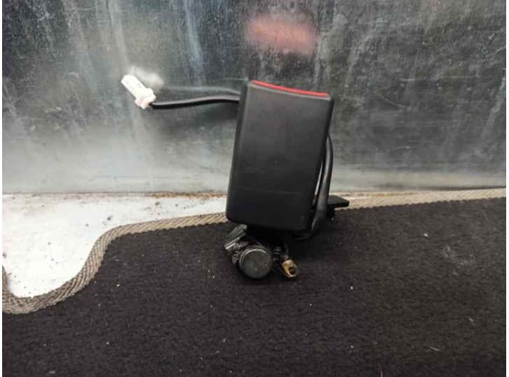 Recambio de enganche cinturon trasero izquierdo para kia rio iii (ub) 1.1 crdi referencia OEM IAM 898301W230HU TRA IZQ 3 PUERTAS