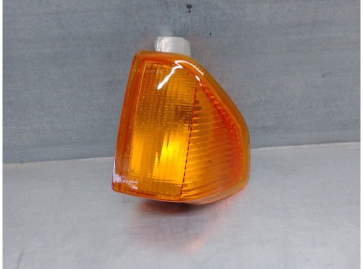 Recambio de piloto delantero izquierdo para ford escort cabrio xr3i referencia OEM IAM 084362 VALEO