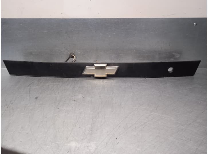Recambio de maneta exterior porton para chevrolet lacetti (j200) 1.6 referencia OEM IAM 96349859 CON PILOTOS DE MATRICULA