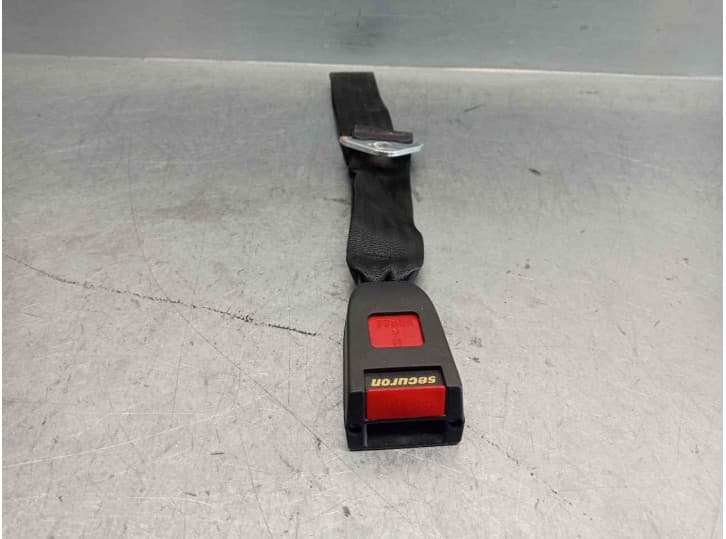 Recambio de enganche cinturon trasero izquierdo para ford escort cabrio xr3i referencia OEM IAM TRAS IZQ 2 PUERTAS