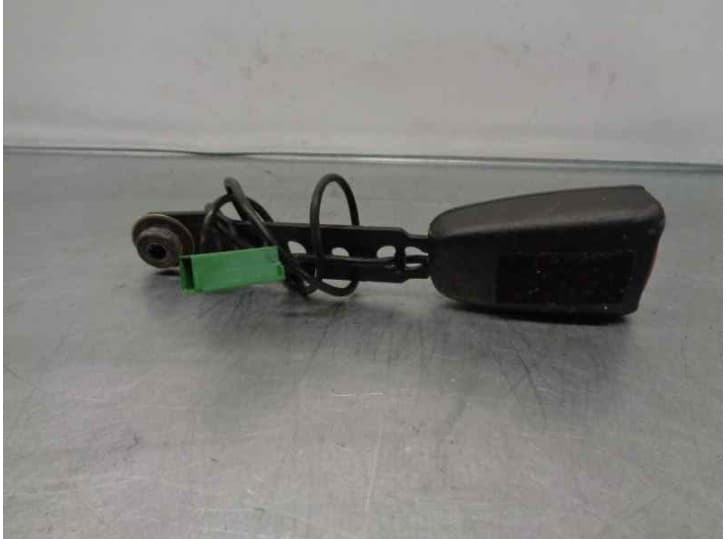 Recambio de enganche cinturon delantero derecho para volvo s80 ii (124) d5 referencia OEM IAM 3175386