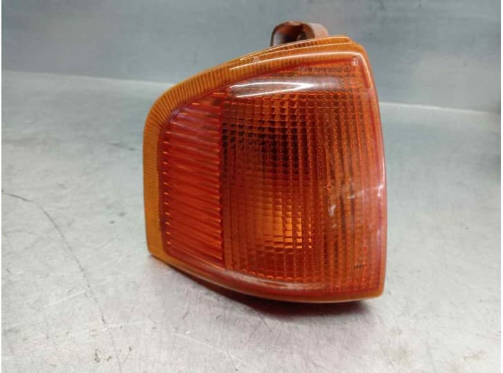 Recambio de piloto delantero derecho para ford escort cabrio xr3i referencia OEM IAM 6136488 6136488