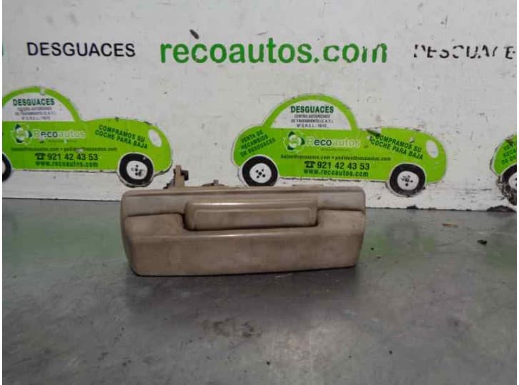 Recambio de maneta interior trasera derecha para nissan vanette autobús (c22) 2.0 d (ulc22) referencia OEM IAM 8267017C00 CORRE