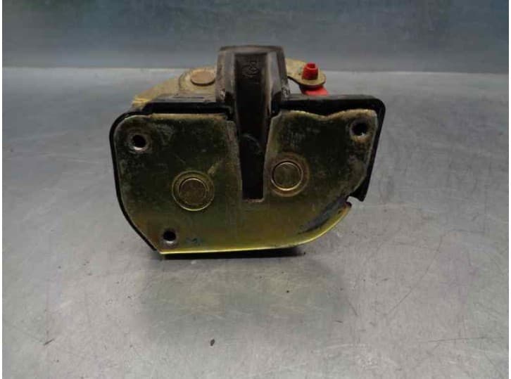 Recambio de cerradura puerta trasera izquierda para chrysler grand voyager (gs) 2.5 td referencia OEM IAM 04717339