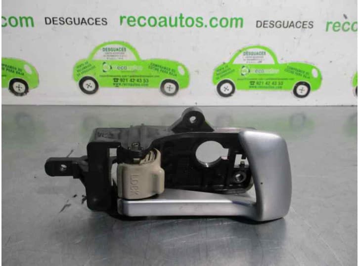 Recambio de maneta interior trasera derecha para hyundai santa fé ii (cm) 2.2 crdi referencia OEM IAM 82623CM000