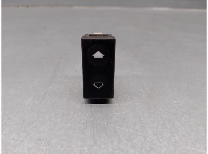 Recambio de mando elevalunas delantero derecho para bmw 3 compact (e36) 318 tds referencia OEM IAM 8368941