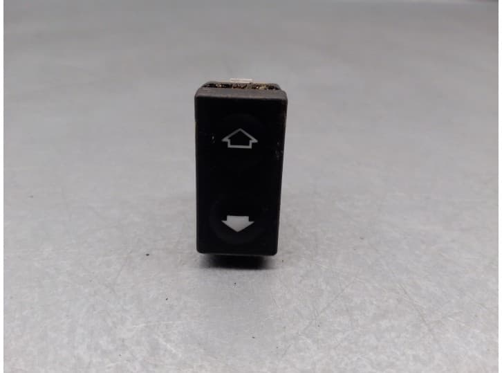 Recambio de mando elevalunas delantero izquierdo para bmw 3 compact (e36) 318 tds referencia OEM IAM 8368941