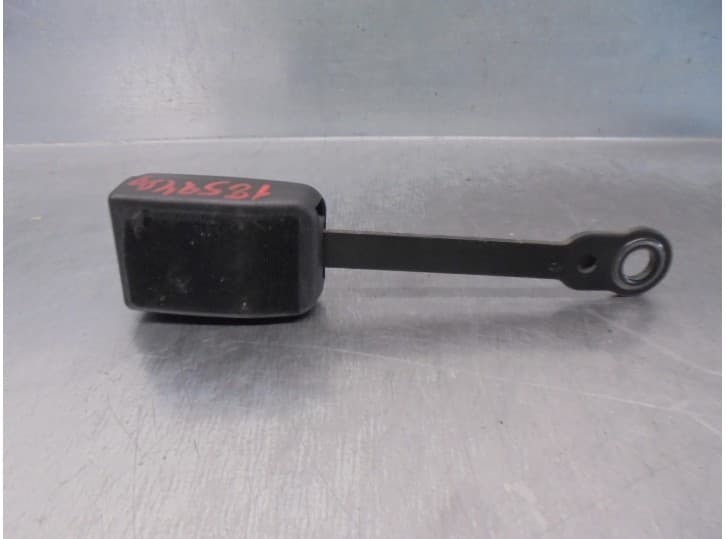Recambio de enganche cinturon delantero derecho para peugeot 307 cc (3b) 2.0 16v referencia OEM IAM 8974Q7 DEL DER.