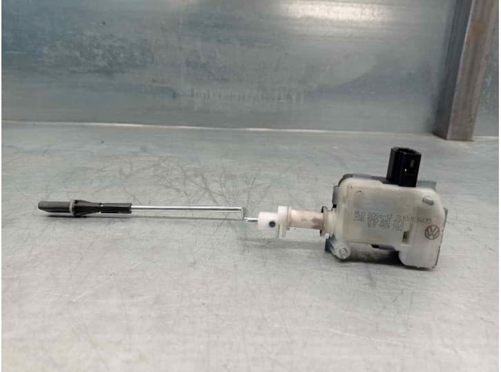 Recambio de motor tapa deposito combustible para volkswagen golf plus v (5m1, 521) 1.6 tdi referencia OEM IAM 5M0810773