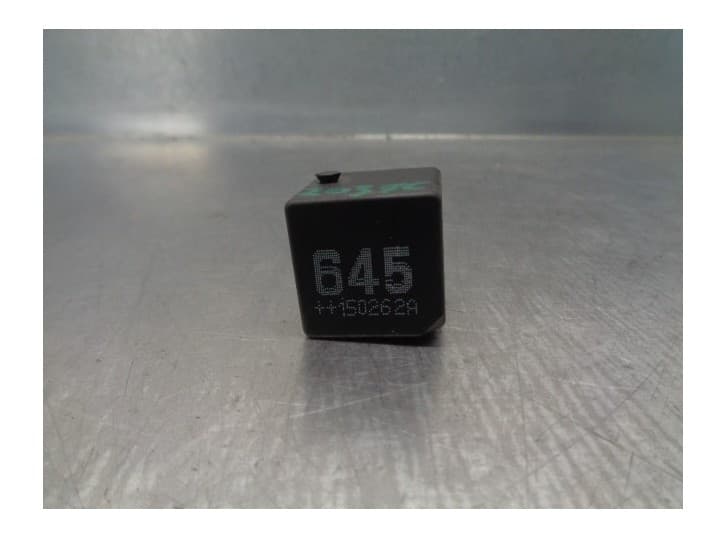 Recambio de rele para volkswagen cc b7 (358) 2.0 tdi referencia OEM IAM 4H0951253A