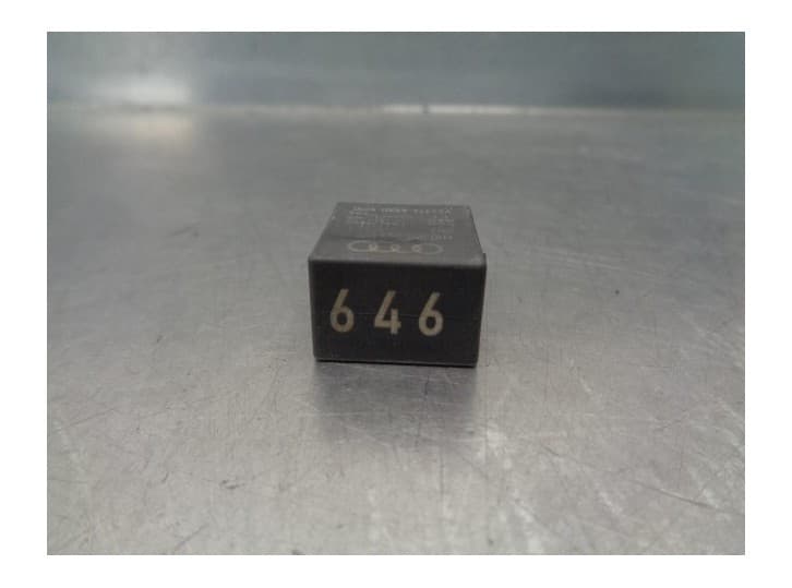Recambio de rele para volkswagen cc b7 (358) 2.0 tdi referencia OEM IAM 4H0951253C