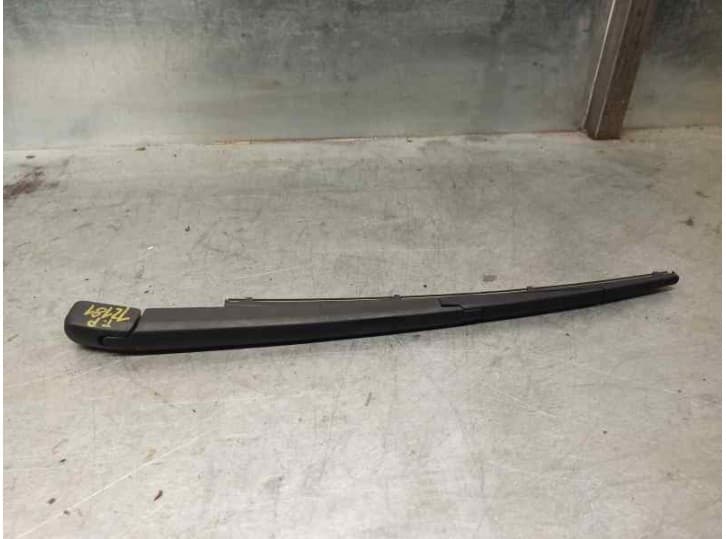 Recambio de brazo limpia trasero para toyota avensis (_t25_) 2.0 (azt250_) referencia OEM IAM 8524120170