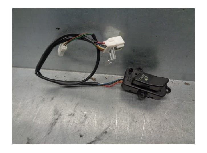 Recambio de mando elevalunas trasero derecho para kia opirus (gh) 3.5 referencia OEM IAM 621W04730