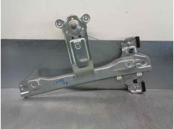 Recambio de elevalunas trasero derecho para chevrolet aveo hatchback (t300) 1.2 referencia OEM IAM 95391126 MANUAL 5 PUERTAS