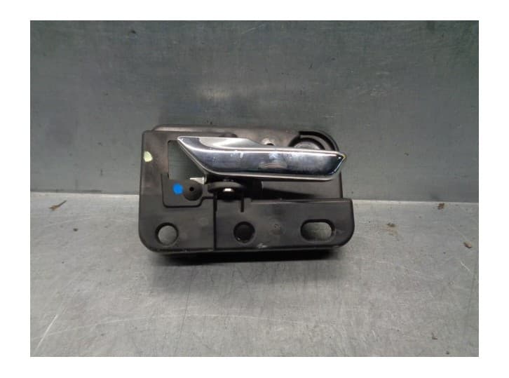 Recambio de maneta interior trasera izquierda para dodge journey 2.0 crd referencia OEM IAM 68043747AA 96210010