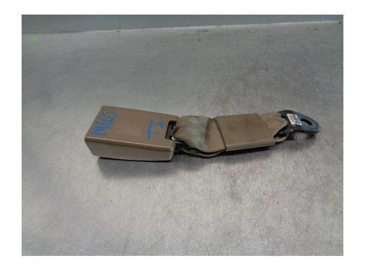 Recambio de enganche cinturon trasero izquierdo para dodge journey 2.0 crd referencia OEM IAM 1AN191K7AA TRAS IZQ.