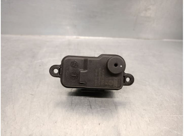Recambio de motor tapa deposito combustible para audi a3 (8v1, 8vk) 2.0 tdi referencia OEM IAM 8V0862153D 4L0862153D