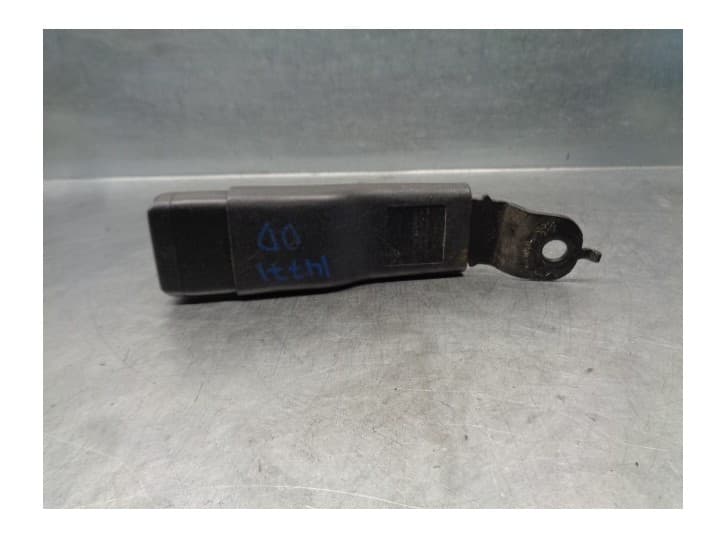 Recambio de enganche cinturon delantero derecho para chrysler 300c (lx, le) 3.0 crd referencia OEM IAM 1BX241DVAA DEL DER.