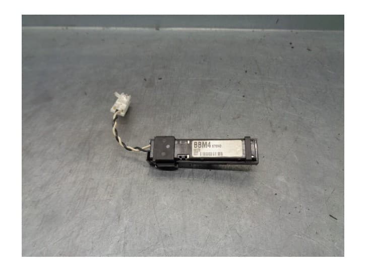 Recambio de antena para mazda 3 sedán (bl) 2.2 mzr cd (bl10) referencia OEM IAM BBM2676N0
