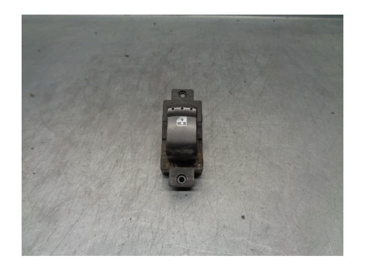 Recambio de mando elevalunas trasero izquierdo para ssangyong rexton w / rexton 2.0 xdi referencia OEM IAM 202008279