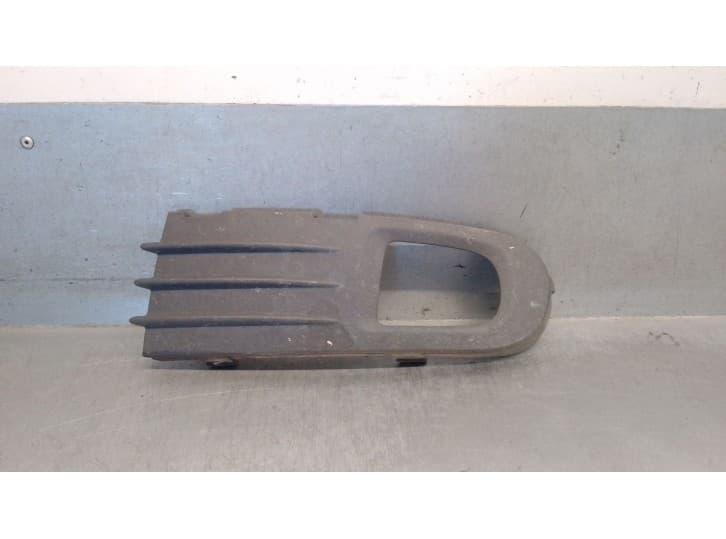 Recambio de molduras delanteras para volvo v50 (545) 2.0 d referencia OEM IAM 30655884 30655884