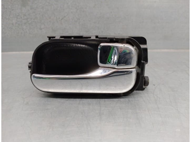 Recambio de maneta interior trasera derecha para nissan primera hatchback (p11) 1.6 16v referencia OEM IAM 806702F002 5 PUERTAS