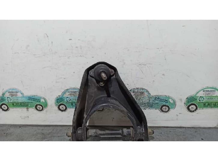 Recambio de brazo suspension superior delantero derecho para nissan vanette autobús (c22) 2.0 d (ulc22) referencia OEM IAM