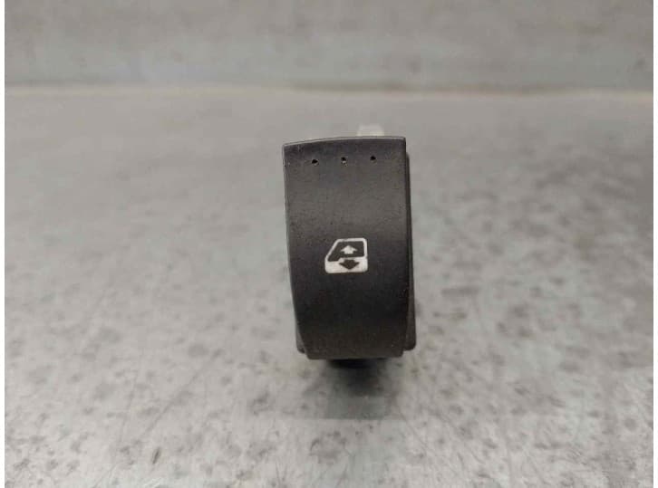 Recambio de mando elevalunas trasero derecho para renault grand scénic ii (jm0/1_) 1.5 dci (jm1e) referencia OEM IAM 8200315027