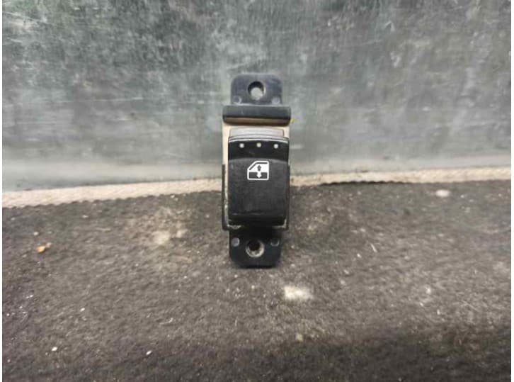 Recambio de mando elevalunas trasero derecho para ssangyong actyon sports i (qj) 2.0 xdi 4wd referencia OEM IAM 202005801