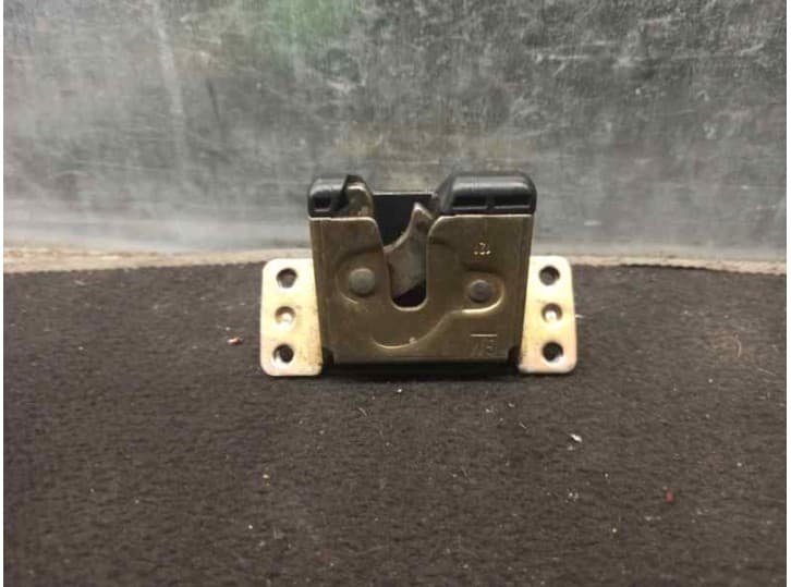 Recambio de cerradura maletero / porton para opel kadett e station wagon (t85) 1.6 d (c15, c35, d15, d35) referencia OEM IAM 134