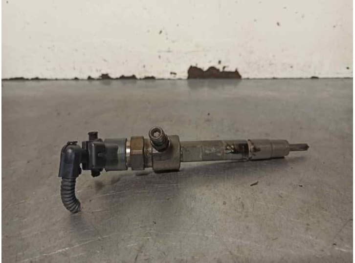 Recambio de inyector para fiat stilo (192_) 1.9 jtd (192_xe1a) referencia OEM IAM 1212157238323 0445110068 BOSCH