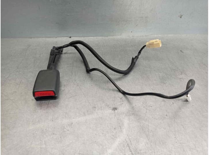 Recambio de enganche cinturon delantero derecho para toyota yaris (_p9_) 1.33 vvt-i (nsp90_) referencia OEM IAM 732300D150B0 4 P
