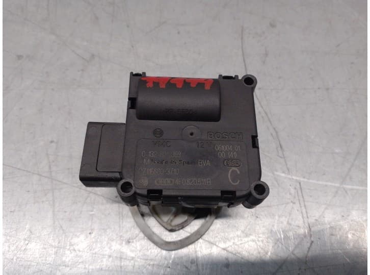 Recambio de motor calefaccion para audi a8 d3 (4e2, 4e8) 4.0 tdi quattro referencia OEM IAM 4F0820511B 0132801369 BOSCH