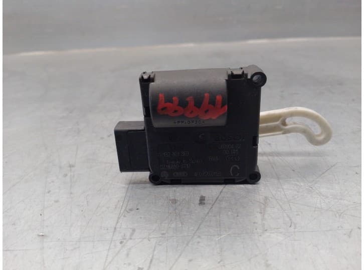Recambio de motor calefaccion para audi a8 d3 (4e2, 4e8) 4.0 tdi quattro referencia OEM IAM 4F0820511B 0132801369 BOSCH