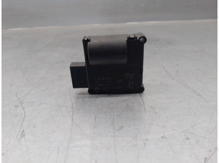 Recambio de motor calefaccion para audi a8 d3 (4e2, 4e8) 4.0 tdi quattro referencia OEM IAM 4F0820511B 0132801369 BOSCH