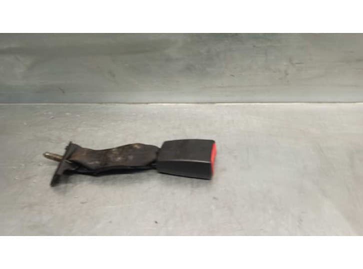 Recambio de enganche cinturon trasero central para fiat stilo multi wagon (192_) 1.9 jtd referencia OEM IAM 33029685