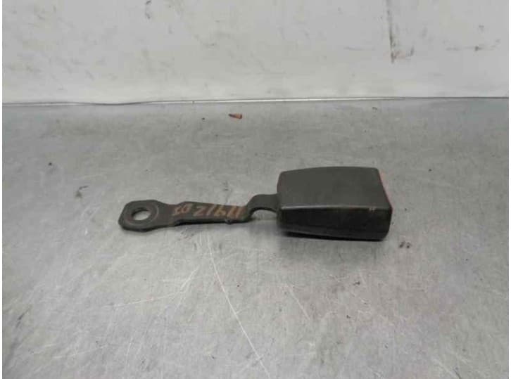 Recambio de enganche cinturon delantero izquierdo para skoda felicia i pick-up (6uf, 6u7) 1.9 d referencia OEM IAM 2U221098