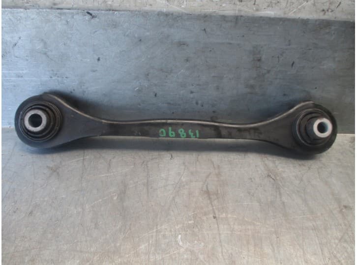 Recambio de brazo suspension inferior trasero izquierdo para skoda superb ii station wagon (3t5) 2.0 tdi 16v referencia OEM IAM