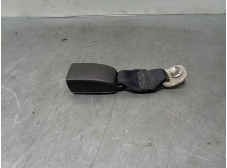 Recambio de enganche cinturon trasero izquierdo para citroën c1 (pm_, pn_) 1.4 hdi referencia OEM IAM E034501
