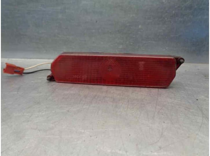 Recambio de luz central de freno para chrysler grand voyager (gs) 2.5 td referencia OEM IAM 4676741