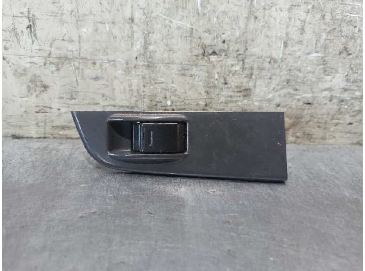 Recambio de mando elevalunas trasero derecho para toyota 4 runner ii (_n13_) 3.0 (vzn130_) referencia OEM IAM