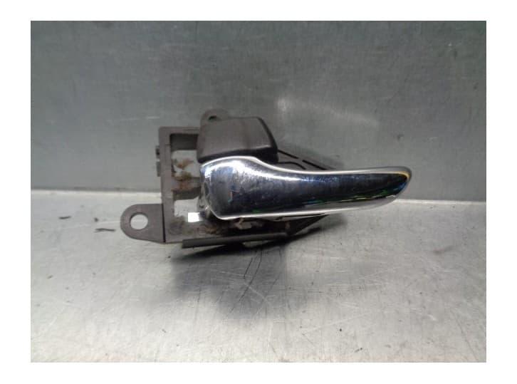 Recambio de maneta interior delantera izquierda para toyota avensis verso (m20) 2.0 referencia OEM IAM 6920620180C0