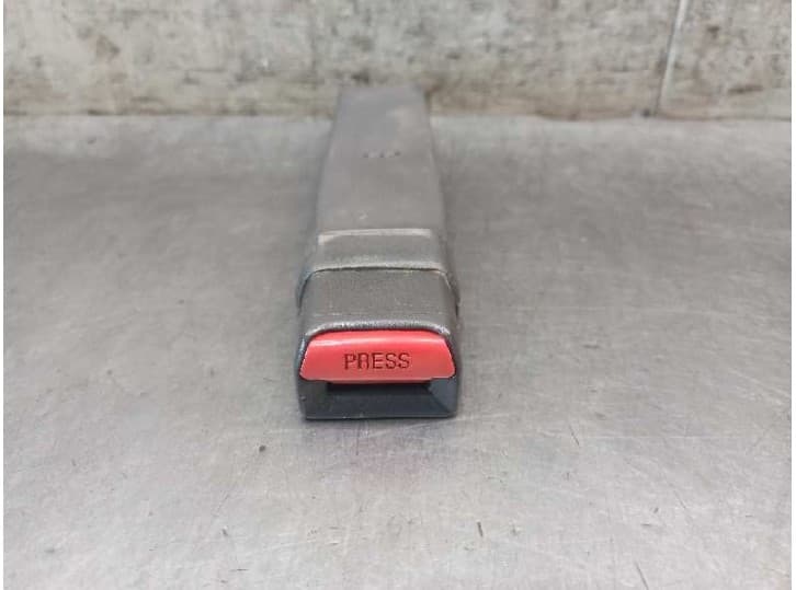 Recambio de enganche cinturon delantero izquierdo para toyota 4 runner ii (_n13_) 3.0 (vzn130_) referencia OEM IAM