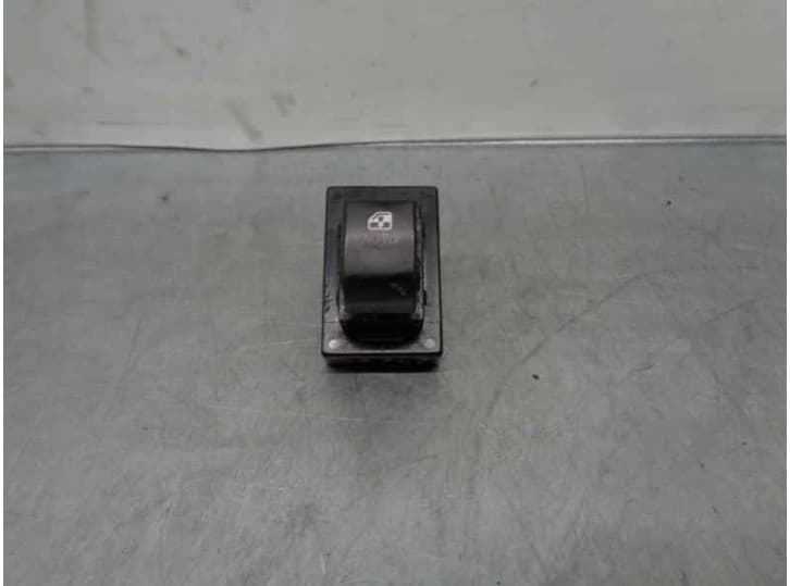 Recambio de mando elevalunas delantero derecho para kia cee'd sw (ed) 1.6 crdi 128 referencia OEM IAM 935751H100